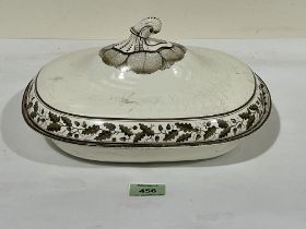 An early 19th century tureen and cover. 11" wide. (A.F.)