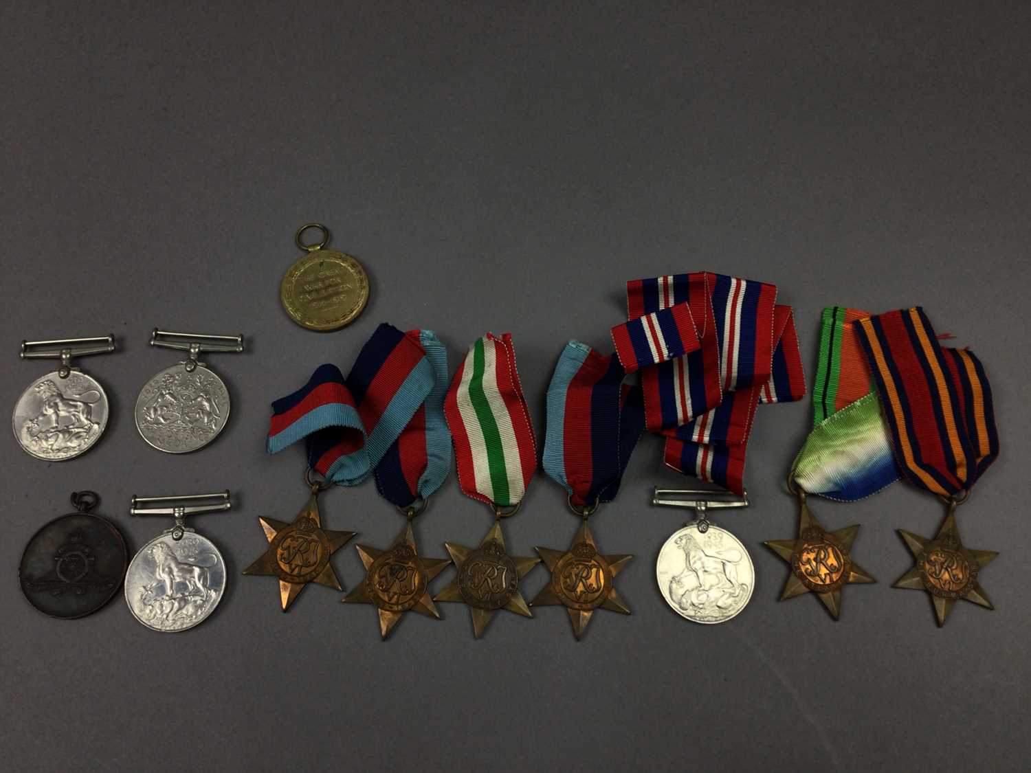 A LOT OF WWI CAMPAIGN MEDALS - Image 3 of 3