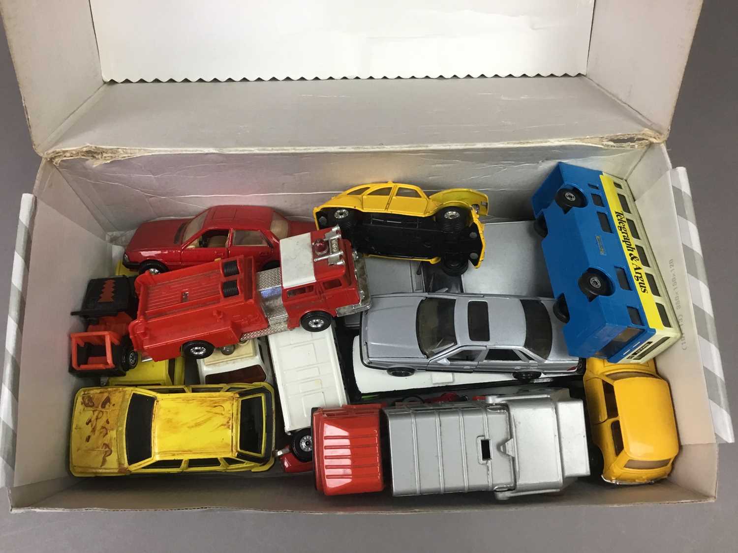 A LARGE COLLECTION OF TOY VEHICLES - Image 3 of 3