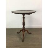 A MAHOGANY TILT TOP TEA TABLE