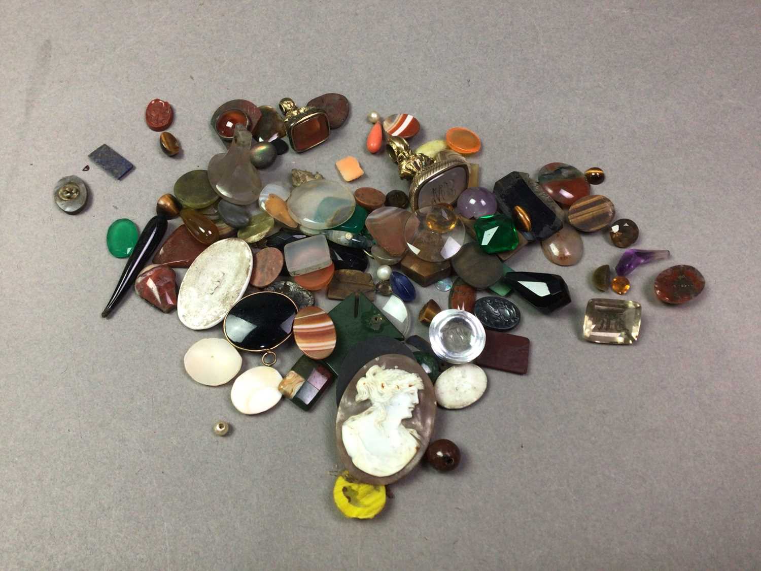 COLLECTION OF LOOSE STONES - Image 2 of 2