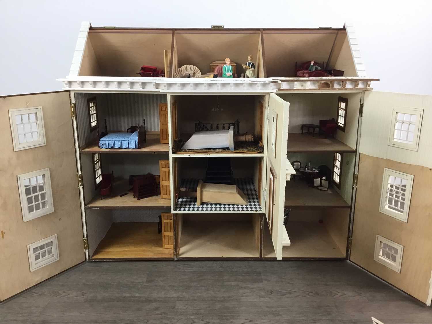 MODERN DOLL HOUSE - Image 2 of 2
