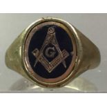 MASONIC SIGNET RING IN NINE CARAT GOLD