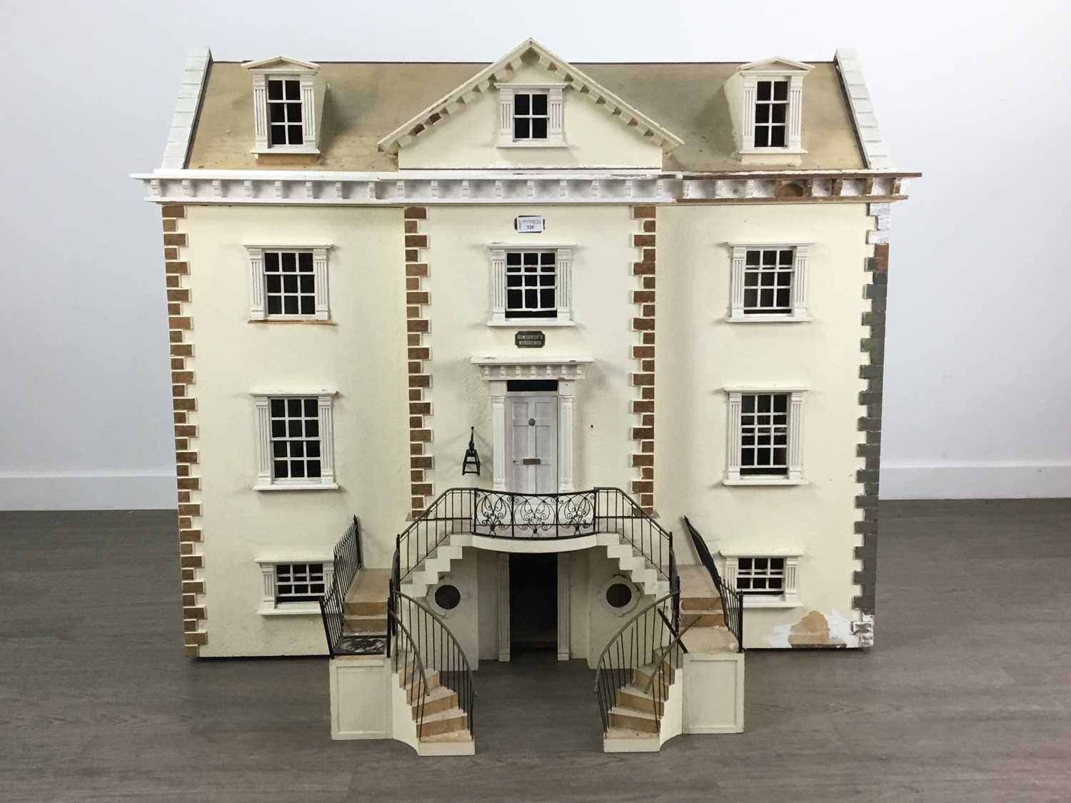 MODERN DOLL HOUSE