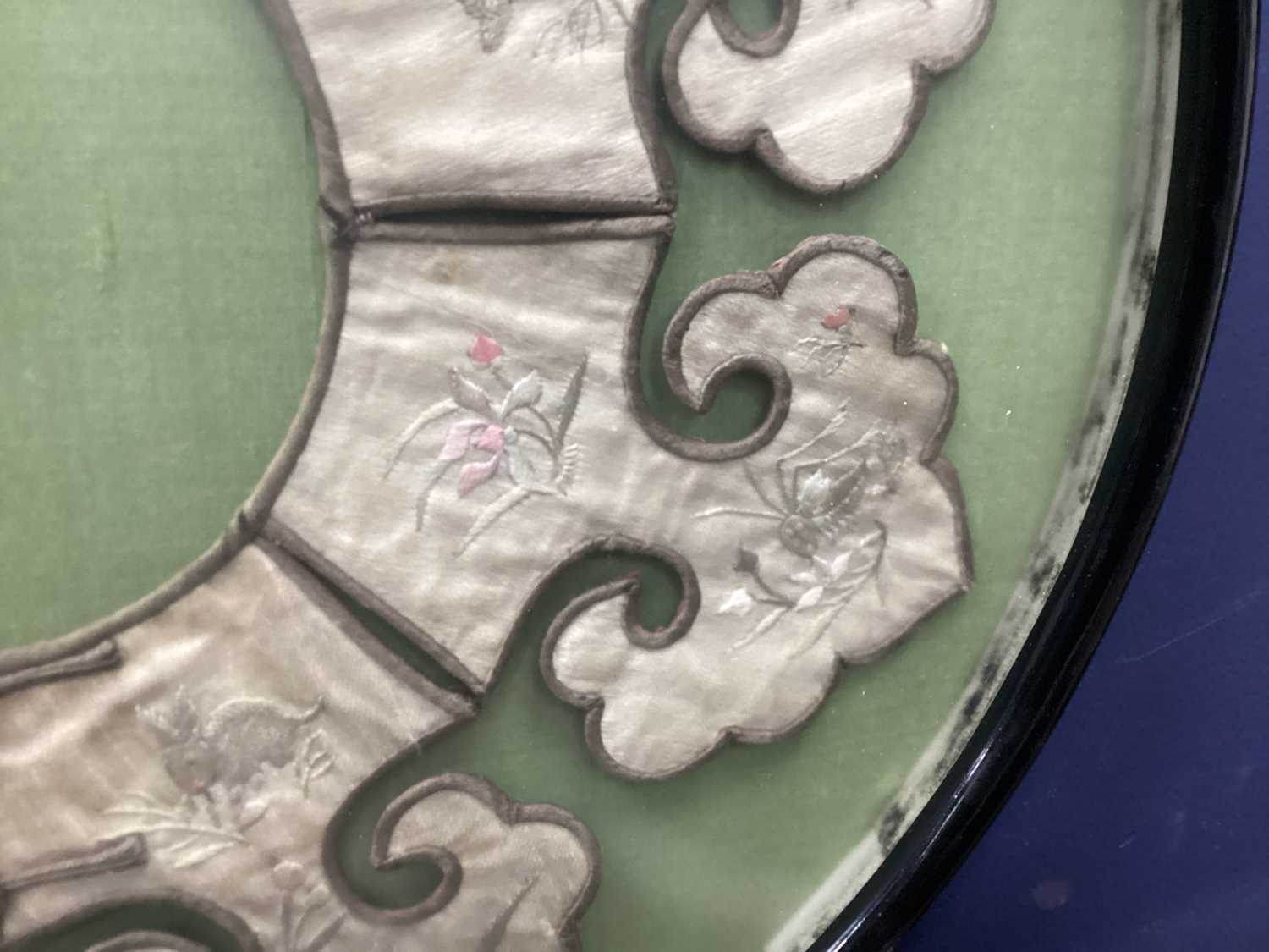 CHINESE EMBROIDERED SILK COLLAR LIKELY LATE QING DYNASTY - Image 5 of 11