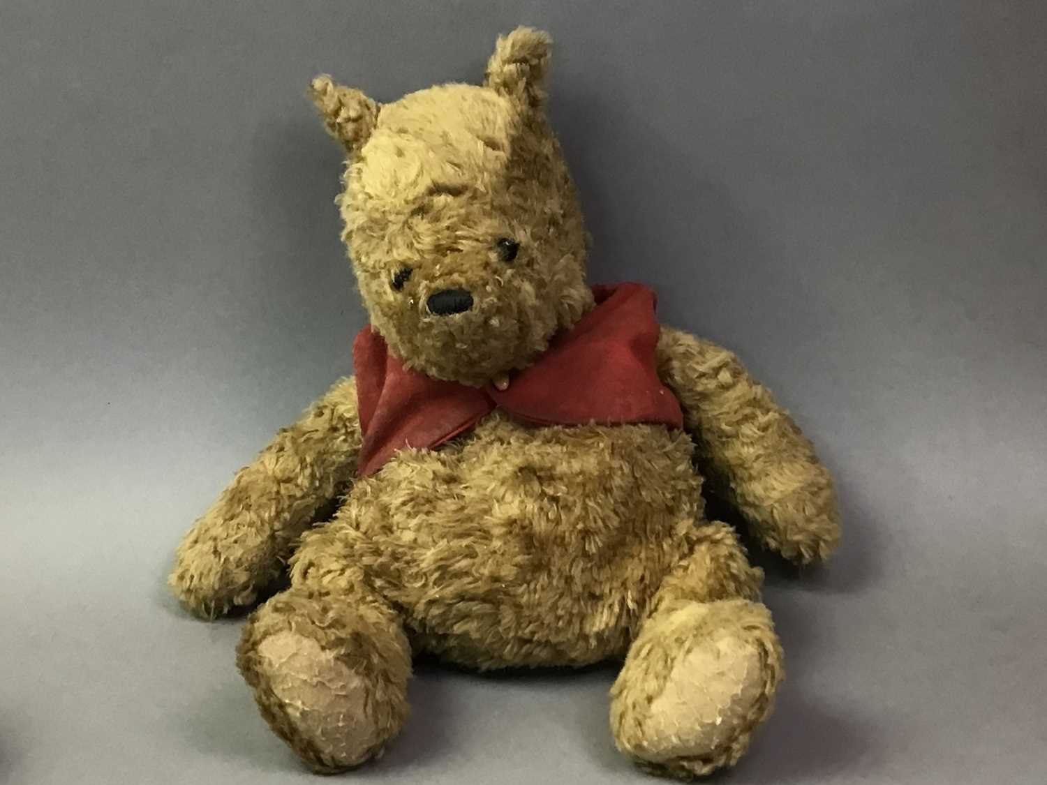 20TH CENTURY WINNIE THE POOH TEDDY BEAR BY GUND AND OTHER TOYS