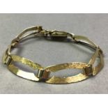 NINE CARAT GOLD BRACELET