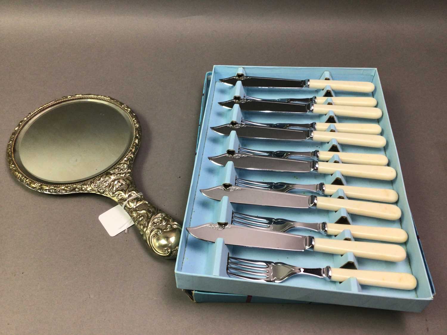 SILVER BRUSH AND PLATED ITEMS - Image 3 of 5