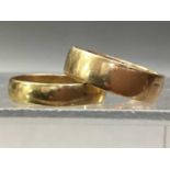 TWO GOLD WEDDING RINGS AND FIVE OTHERS