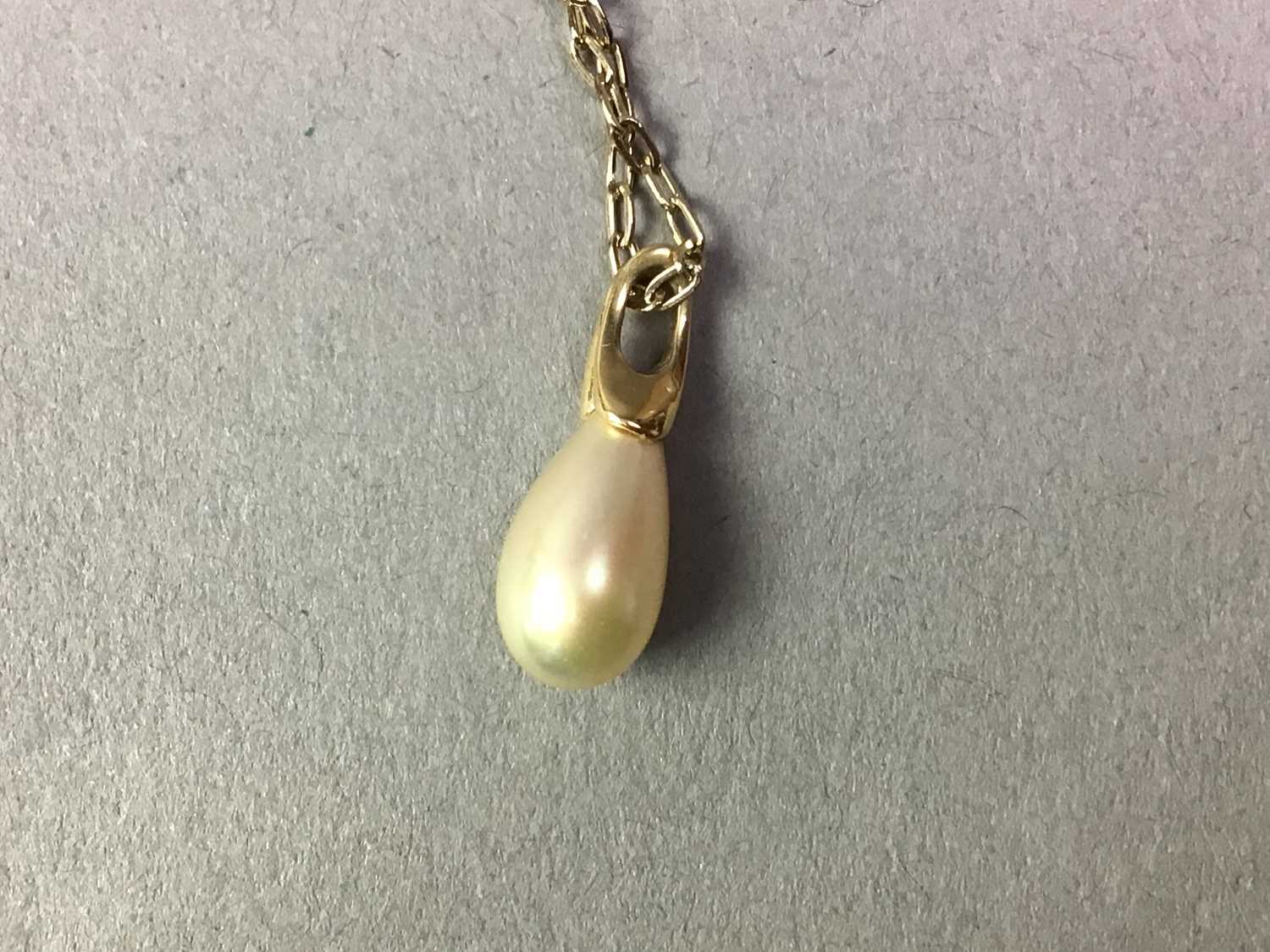 SILVER GILT FAUX PEARL PENDANT ALONG WITH A COLLECTION OF COSTUME JEWELLERY - Image 2 of 3