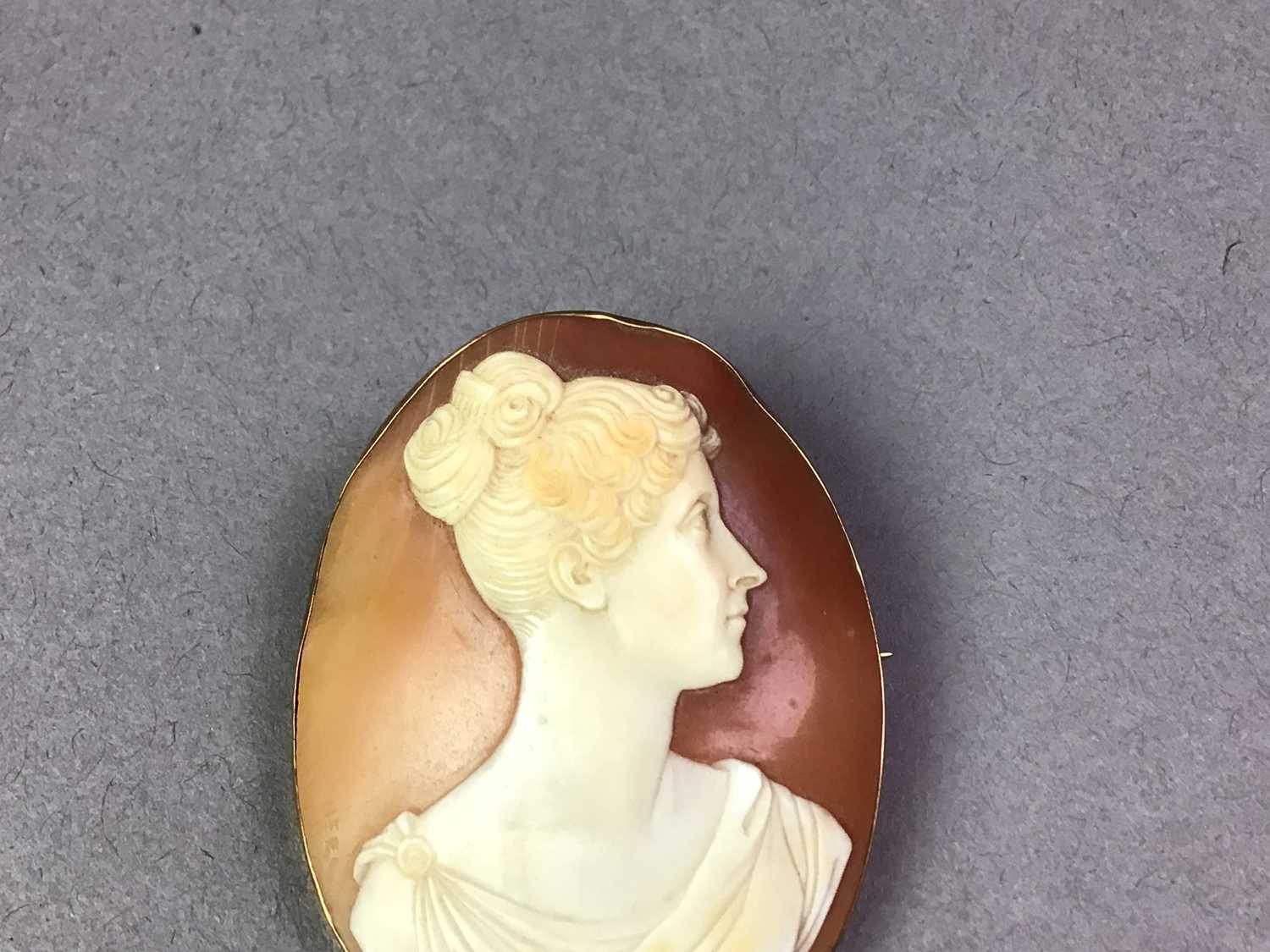 TWO CARVED CAMEO BROOCHES ALONG WITH A SILVER HARDSTONE BROOCH - Image 3 of 12