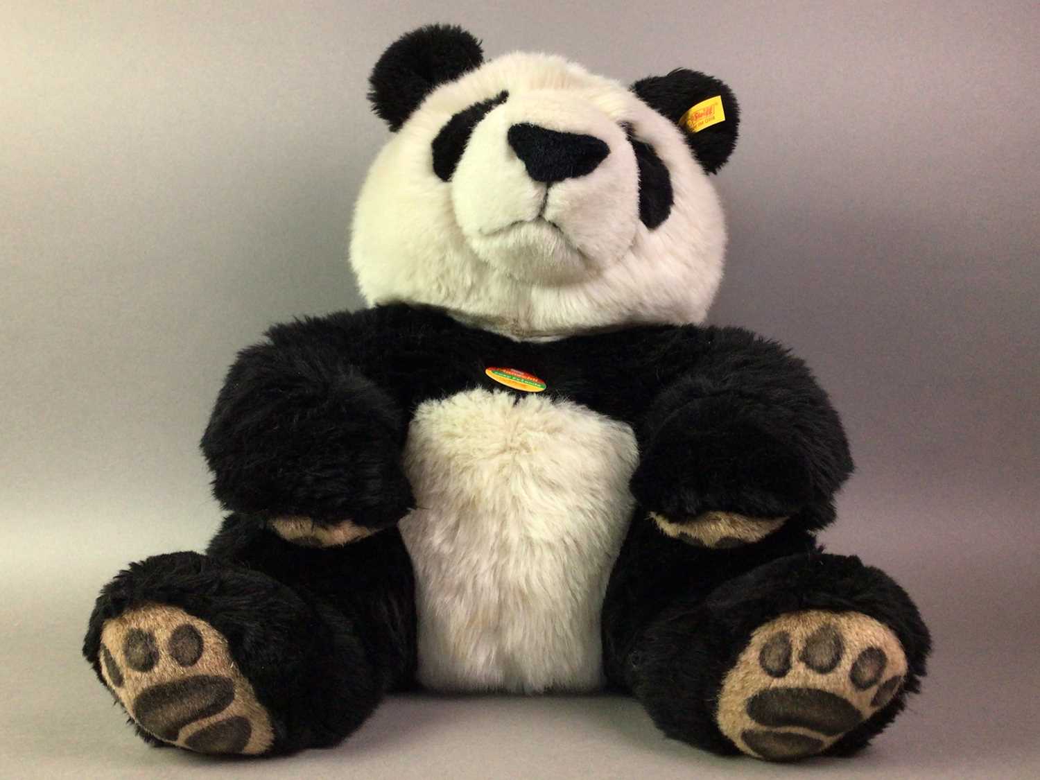 MODERN STEIFF BEAR MANSCHLI PANDA 35