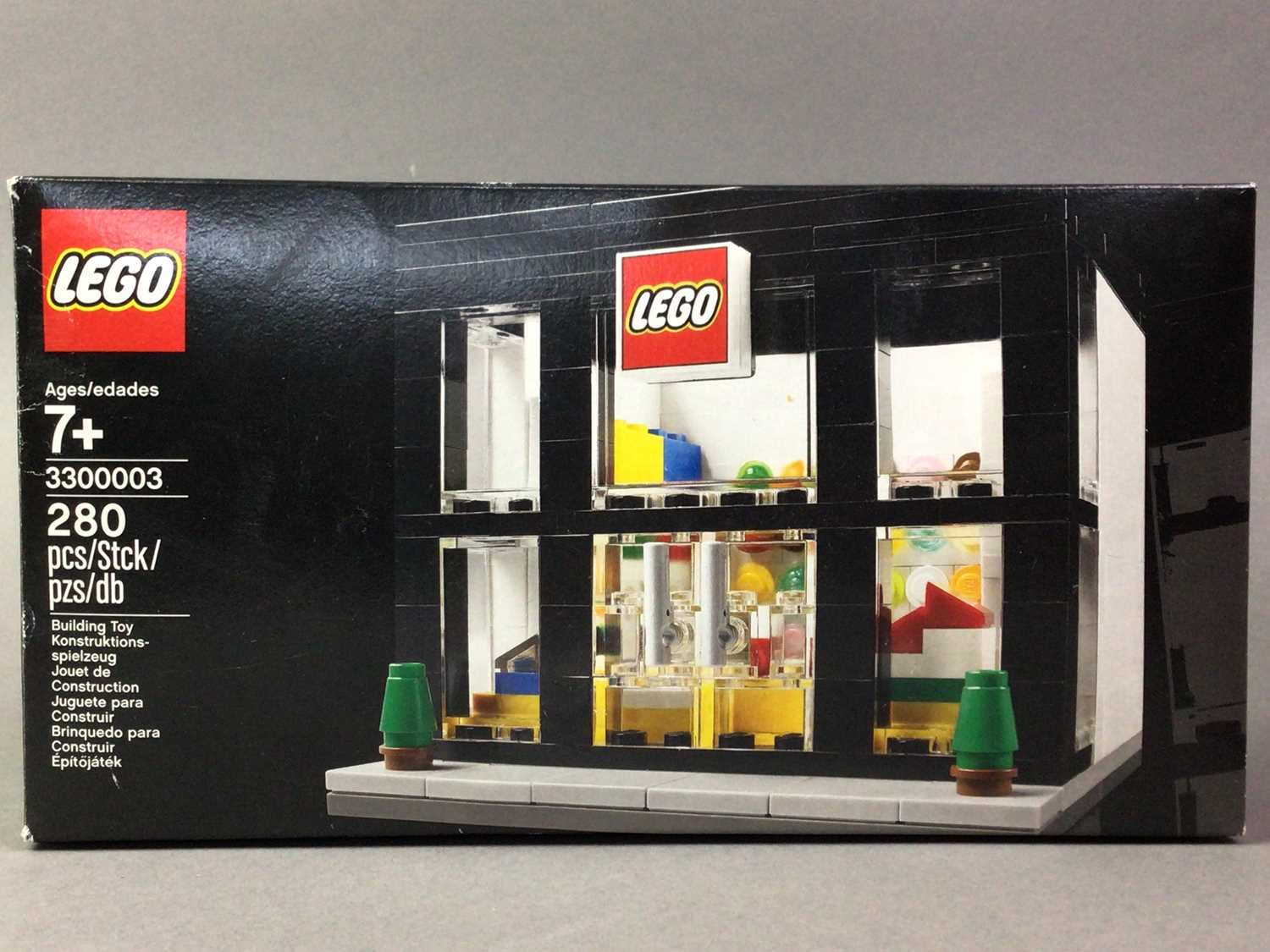 LEGO, LEGO BRAND RETAIL STORE NO. 3300003