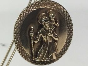 ST CHRISTOPHER PENDANT ON CHAIN, NINE CARAT GOLD