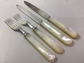 SET OF ELEVEN GEORGE V SILVER FRUIT/DESSERT KNIVES AND FORKS, MAKER ALLEN & DARWIN, SHEFFIELD 1922