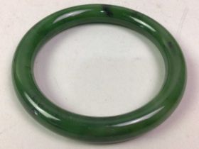 JADE BANGLE, ALONG WITH A NECKLACE AND PAIR OF EARRINGS