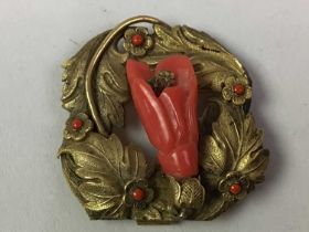 GILT METAL AND CORAL BELT BUCKLE, LATE 19TH / EARLY 20TH CENTURY