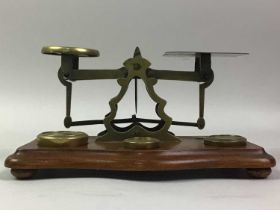 SET OF POSTAL SCALES, EARLY 20TH CENTURY