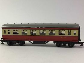 GROUP OF TRIANG MODEL RAILWAY ITEMS,