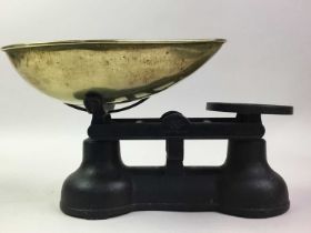 SET OF KITCHEN SCALES, ALONG WITH A JELLY PAN AND GRIDLE