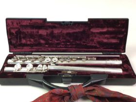 BOOSEY & HAWKES FLUTE,