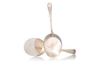 PAIR OF EDWARDIAN/GEORGE V SILVER EGG SERVING SPOONS, ASPREY & CO, LONDON 1909 AND 1913