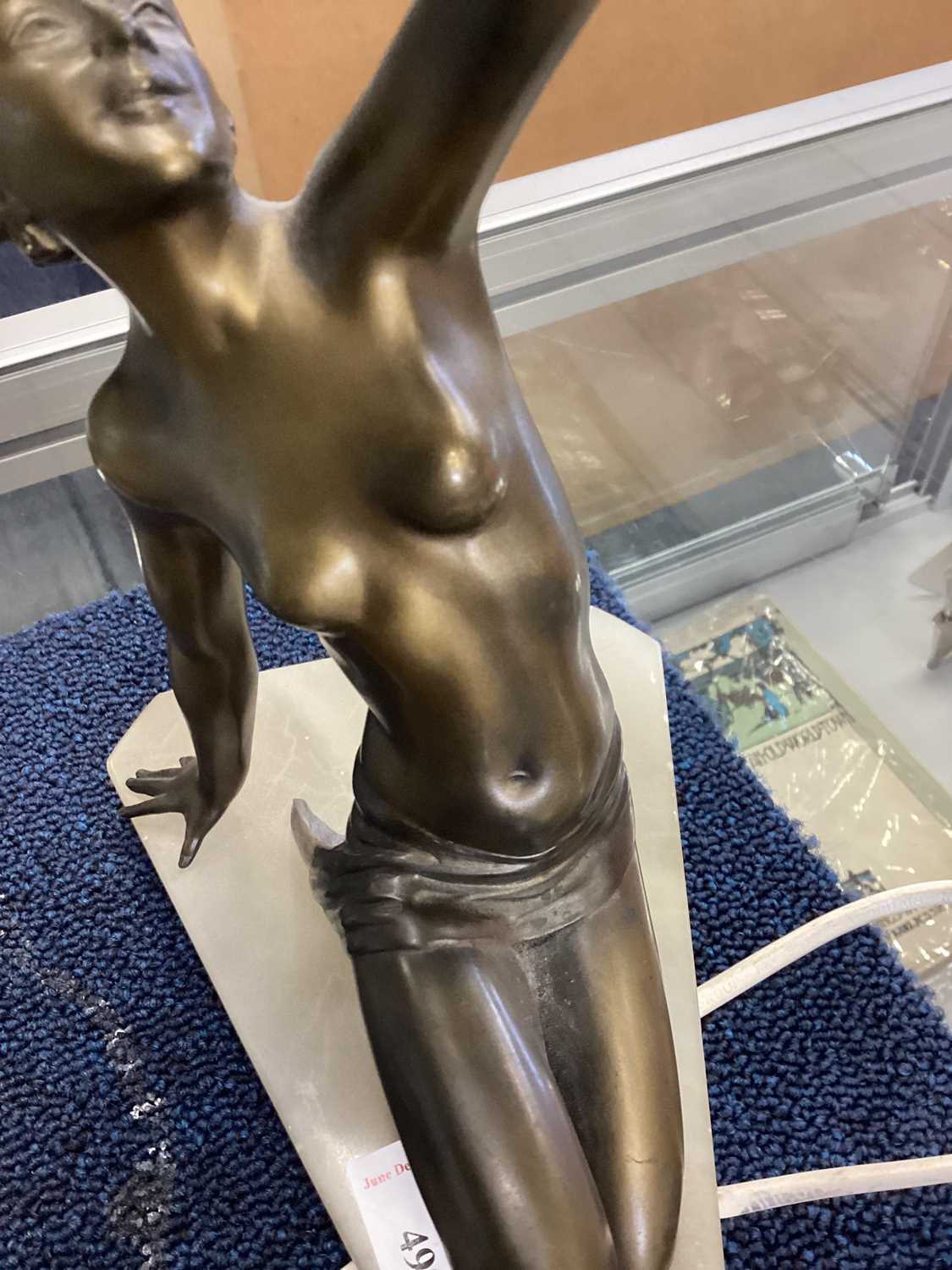 ART DECO BRONZED SPELTER FIGURAL TABLE LAMP EARLY 20TH CENTURY - Image 11 of 12