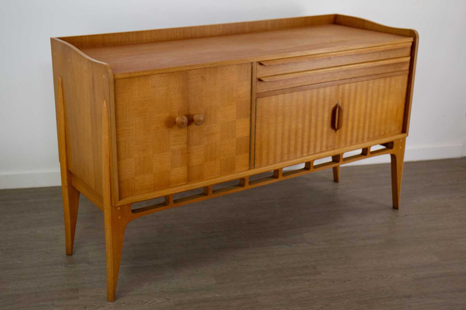 SIR BASIL SPENCE (SCOTTISH, 1907-76) FOR MORRIS & CO GLASGOW, 'ALLEGRO' DINING SUITE DESIGNED 1947-4 - Image 8 of 8