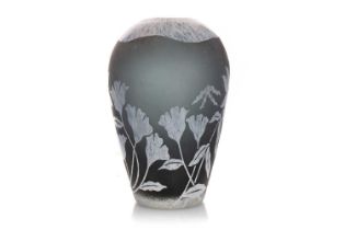 CAMEO GLASS VASE, 20TH CENTURY