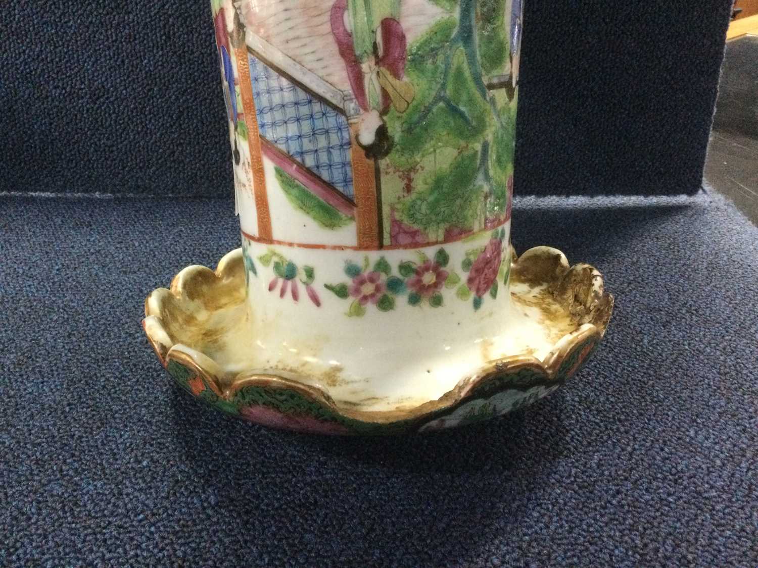 CHINESE CANTON FAMILLE ROSE VASE EARLY/MID 19TH CENTURY - Image 3 of 9