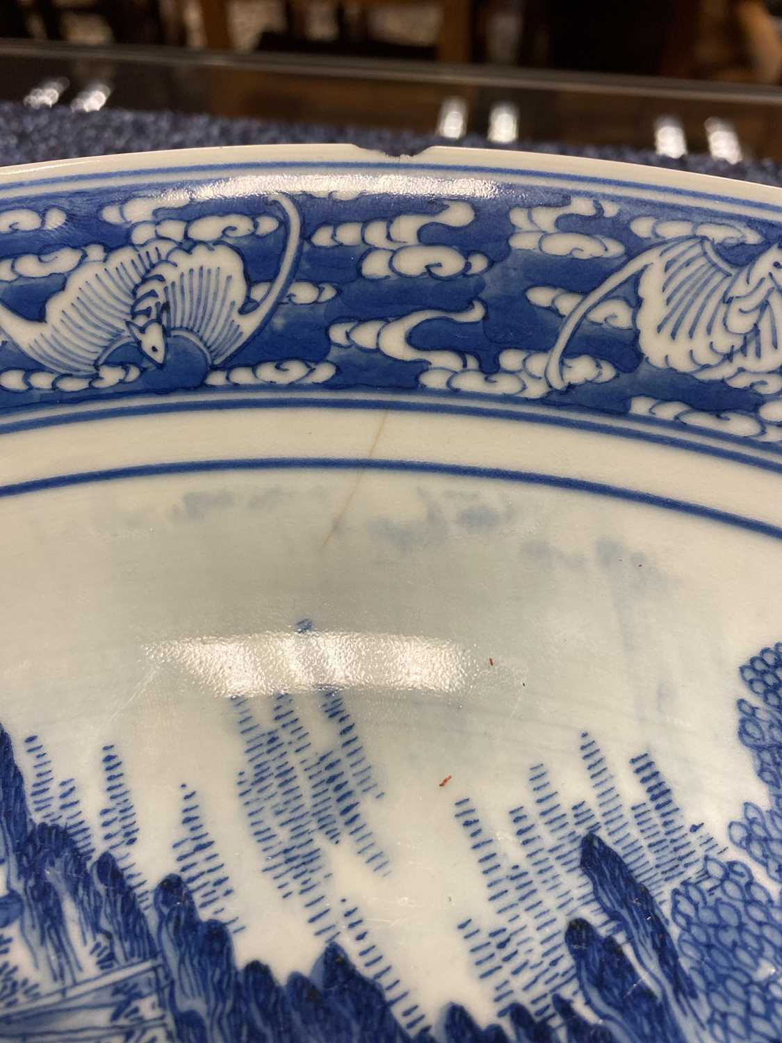 CHINESE BLUE AND WHITE CHARGER KANGXI PERIOD (1662-1722) - Image 9 of 19