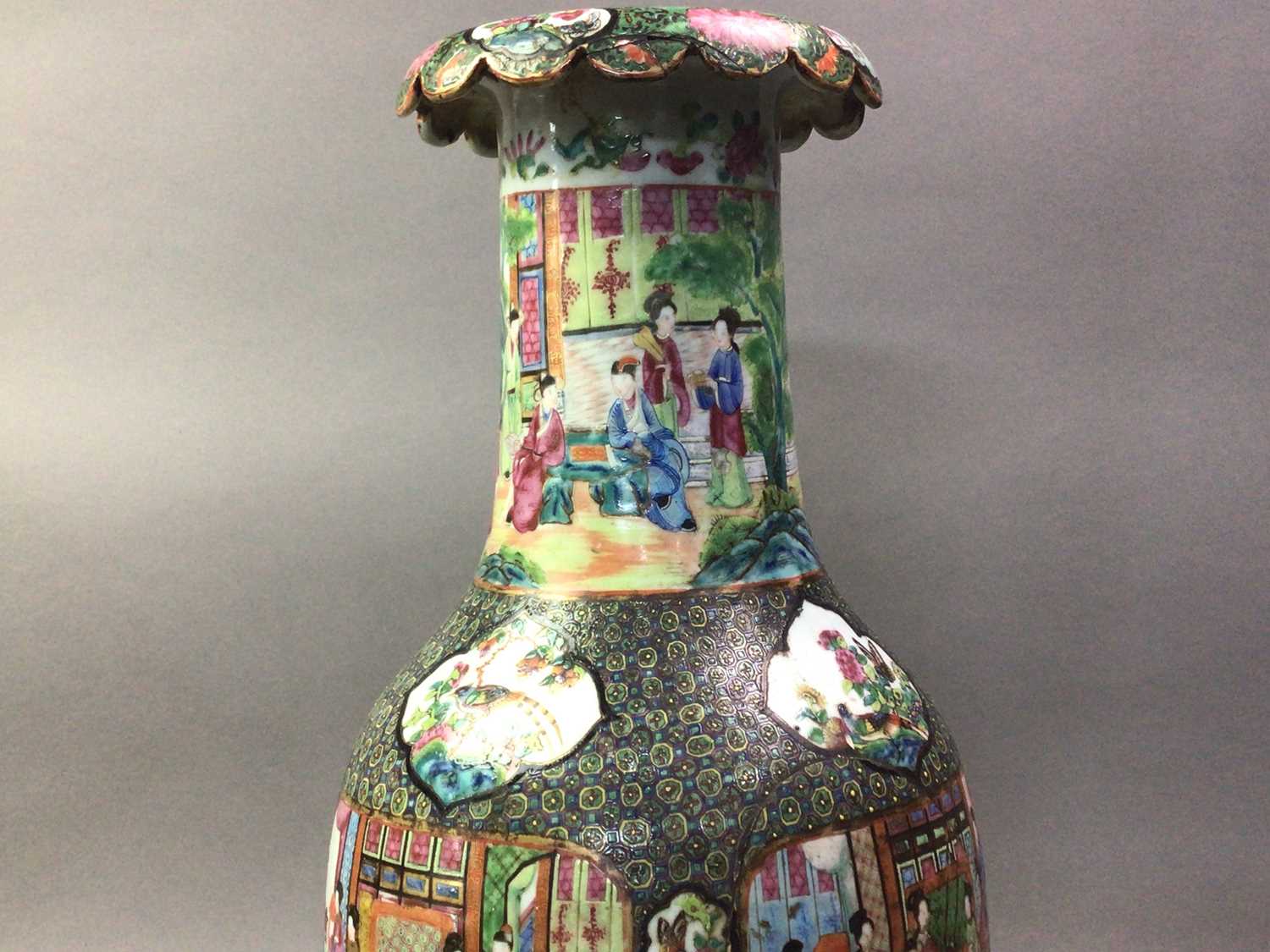 CHINESE CANTON FAMILLE ROSE VASE EARLY/MID 19TH CENTURY