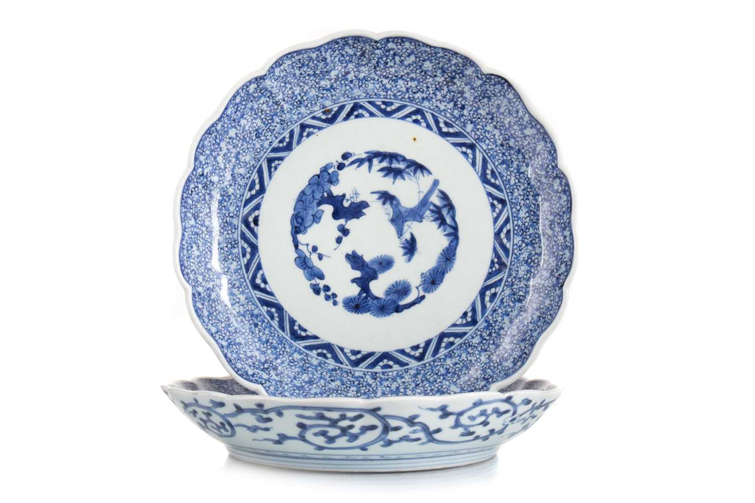 PAIR OF CHINESE BLUE AND WHITE DISHES 20TH CENTURY