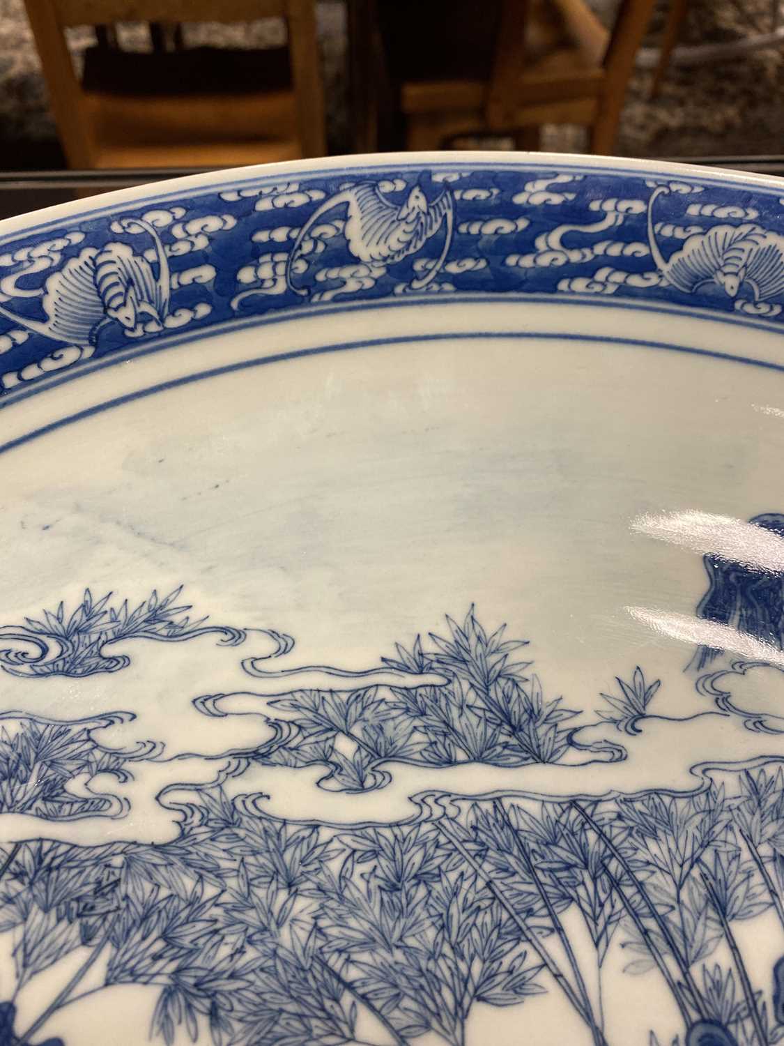 CHINESE BLUE AND WHITE CHARGER KANGXI PERIOD (1662-1722) - Image 4 of 19