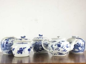 COLLECTION OF CHINESE BLUE AND WHITE WARE, 19TH CENTURY