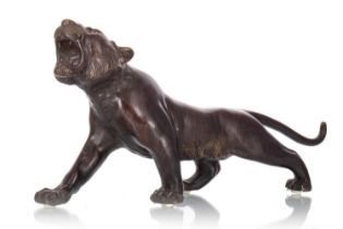 JAPANESE BRONZE OKIMONO OF A TIGER, MEIJI PERIOD (1868-1912)