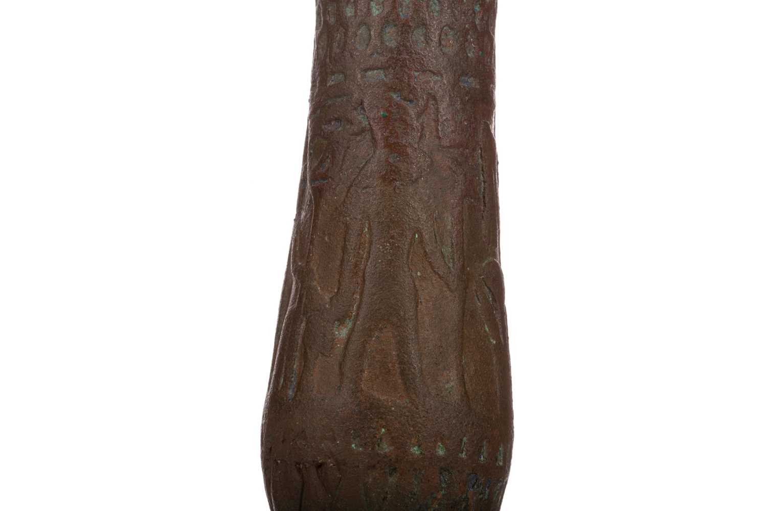 AN ANCIENT EGYPTIAN BRONZE SITULA - Bild 3 aus 5