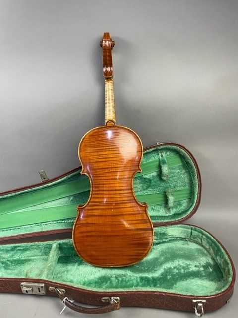 A FRENCH FULL SIZE VIOLIN BY CHARLES QUENOIL OF PARIS - Image 6 of 8