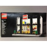 LEGO, LEGO BRAND RETAIL STORE NO. 3300003