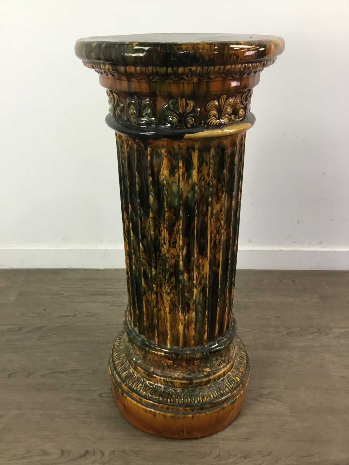 A VICTORIAN DUNMORE POTTERY JARDINIERE STAND/PEDESTAL - Image 2 of 4