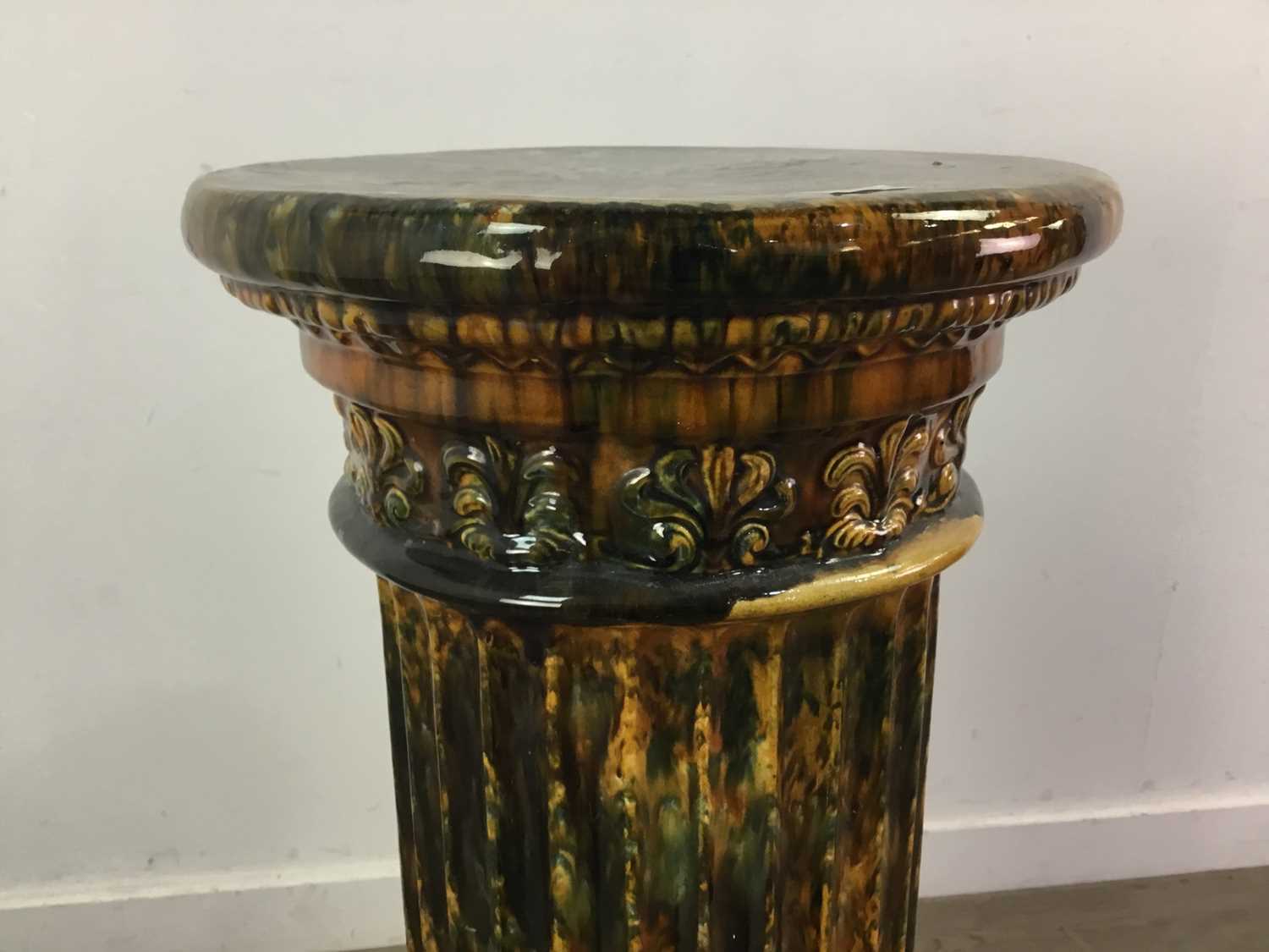 A VICTORIAN DUNMORE POTTERY JARDINIERE STAND/PEDESTAL