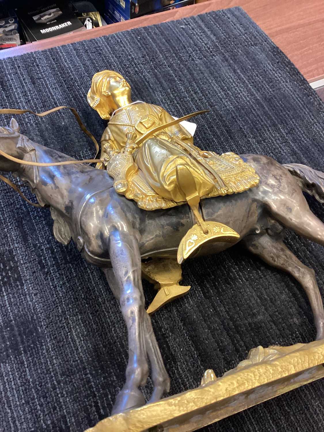 A FRENCH ORIENTALIST EQUESTRIAN DOUBLE-PATINATED BRONZE FIGURE GROUP - Image 5 of 10