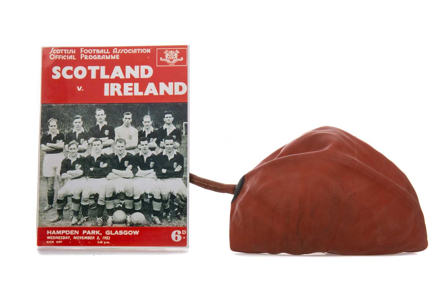 SCOTLAND VS. IRELAND, 5TH NOVEMBER 1952 SIGNED MATCH BALL - Image 4 of 4