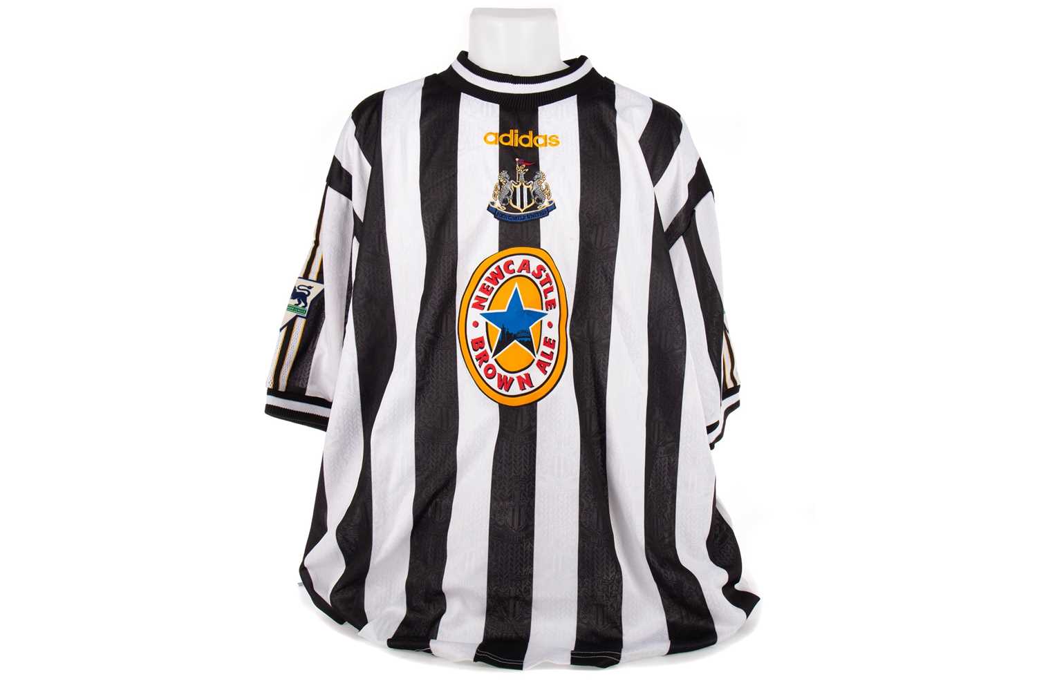 A NEWCASTLE UNITED F.C. 1997/99 HOME SHIRT