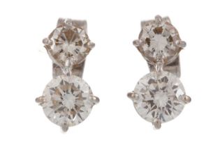 PAIR OF DIAMOND EARRINGS,