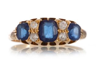 SAPPHIRE AND DIAMOND RING,