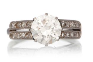 ART DECO DIAMOND SOLITAIRE RING EARLY 20TH CENTURY,