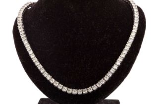 DIAMOND LINE NECKLACE