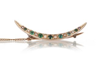 EDWARDIAN EMERALD AND SEED PEARL CRESCENT BROOCH,