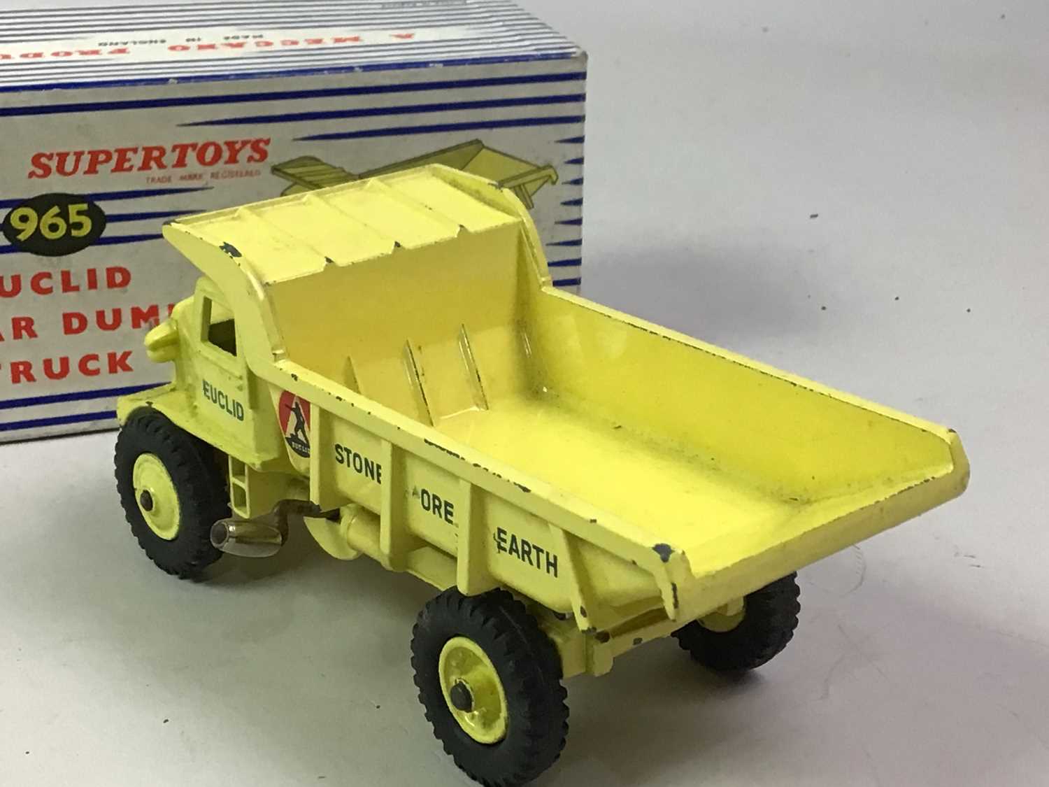 DINKY TOYS, NO. 965 EUCLID REAR DUMP TRUCK - Image 2 of 3